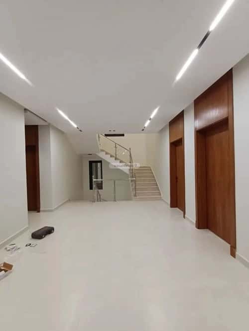 8 bedroom villa in Al Rahmaniyyah 2