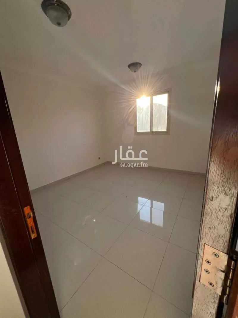 فيلا 6 غرف في البحيرة 10