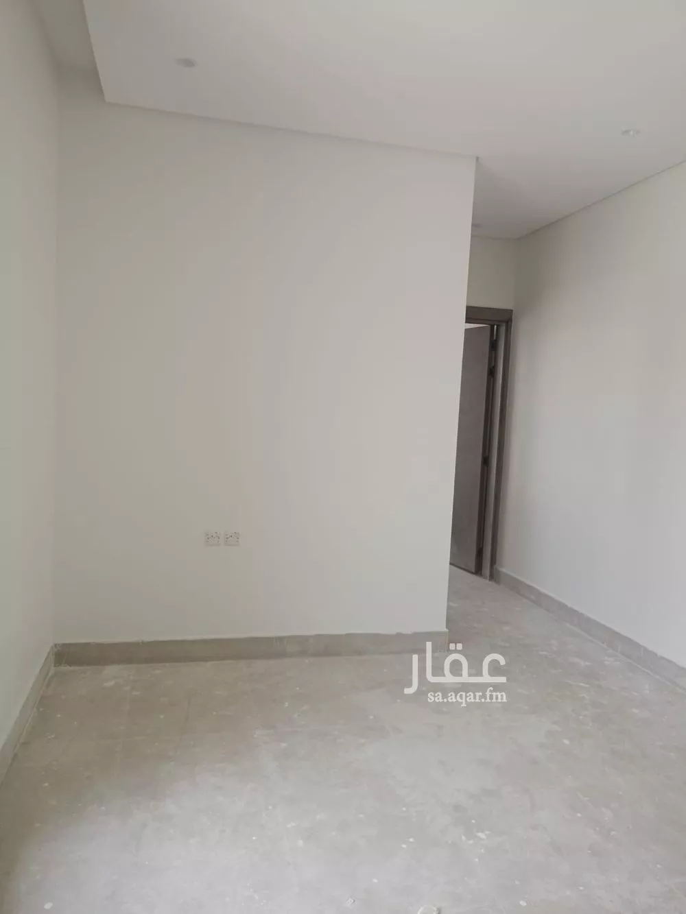 عمارة 1077 م² في الشرق 5