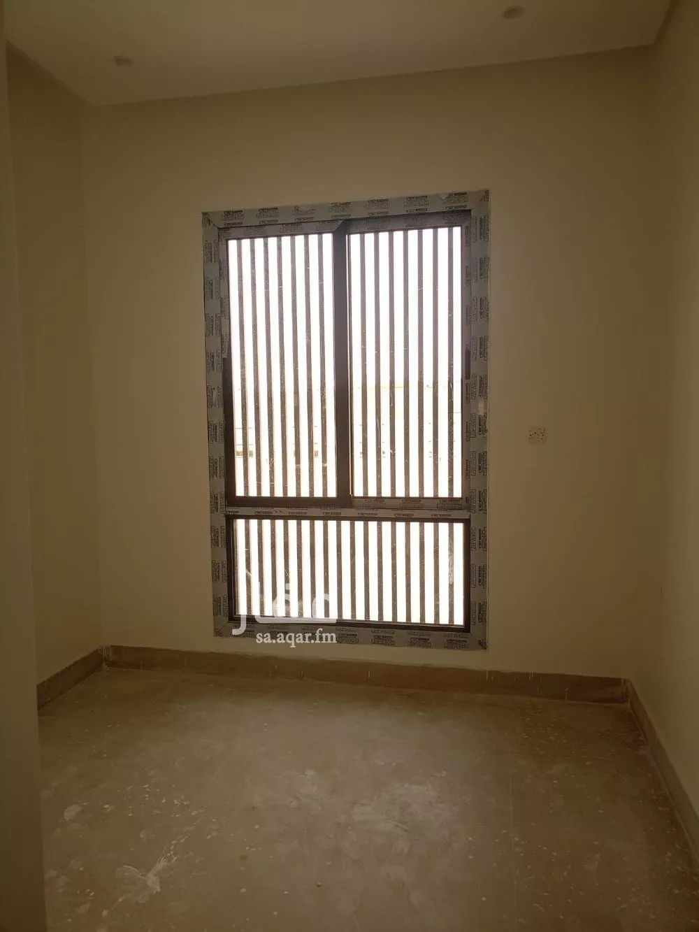 عمارة 1077 م² في الشرق 9