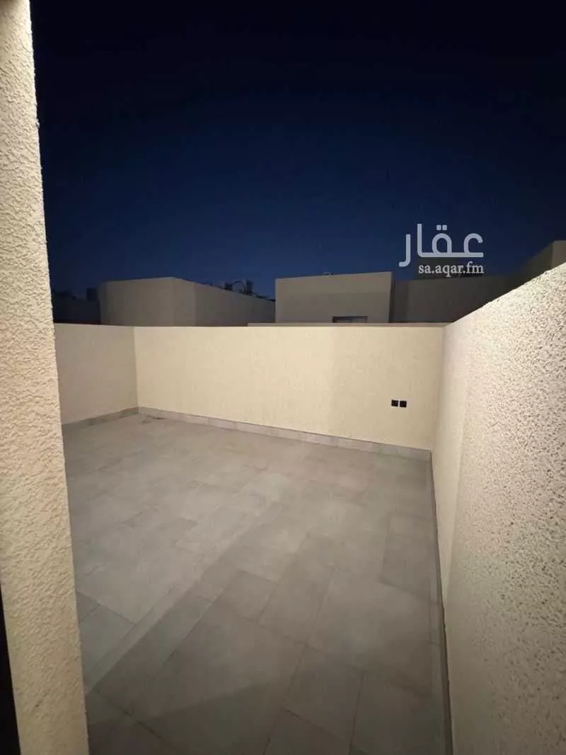 فيلا 4 غرف في العارض 4