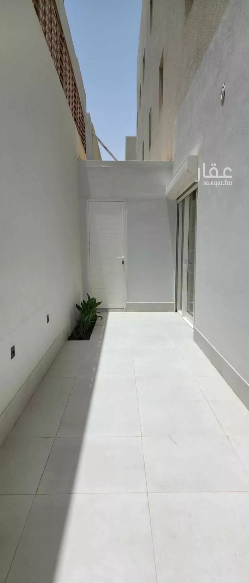 شقة 3 غرف في الملقا 3