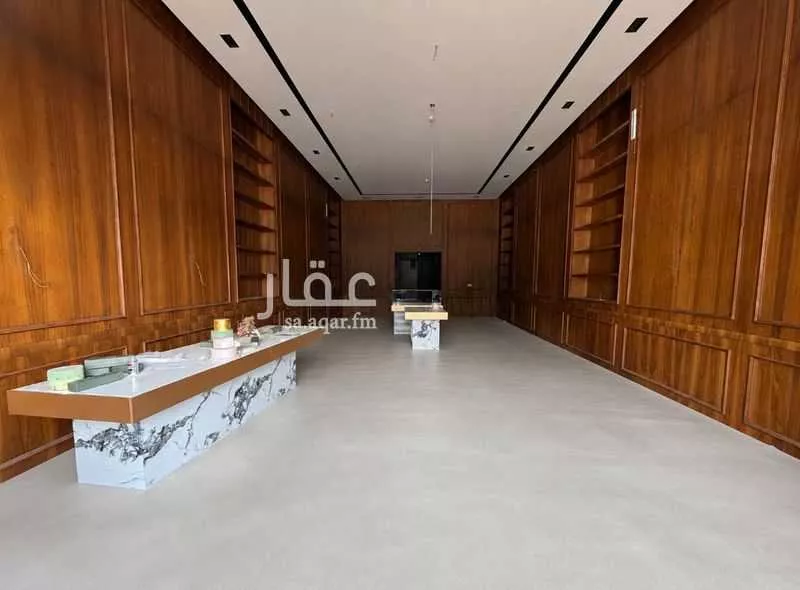 محل 448 م² في الربيع 2