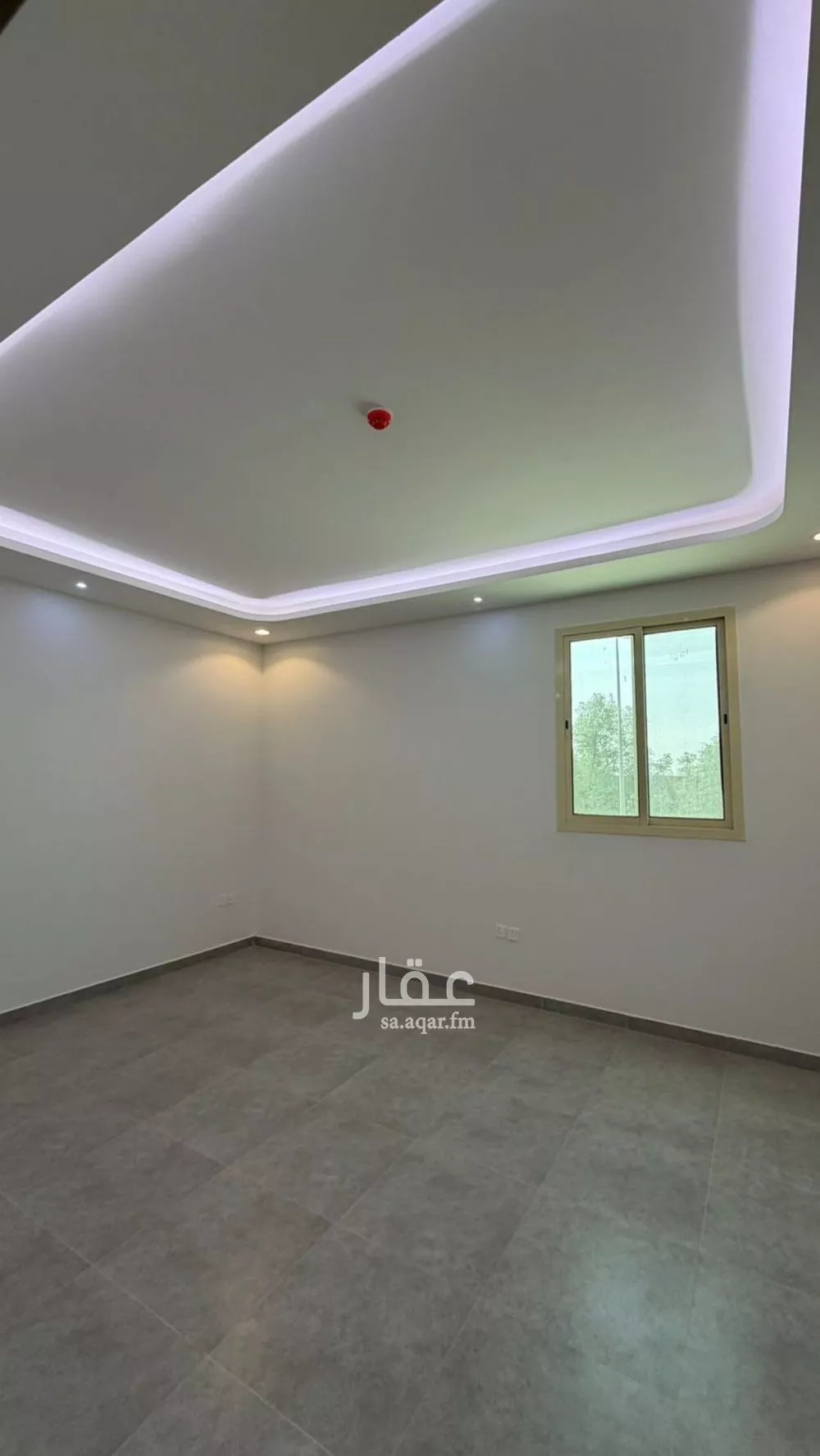 عمارة 405 م² في العارض 8