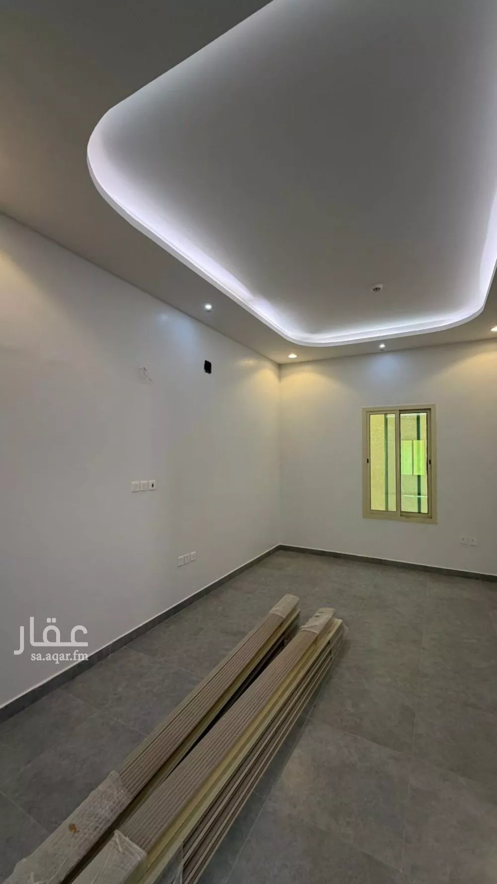 عمارة 405 م² في العارض 12