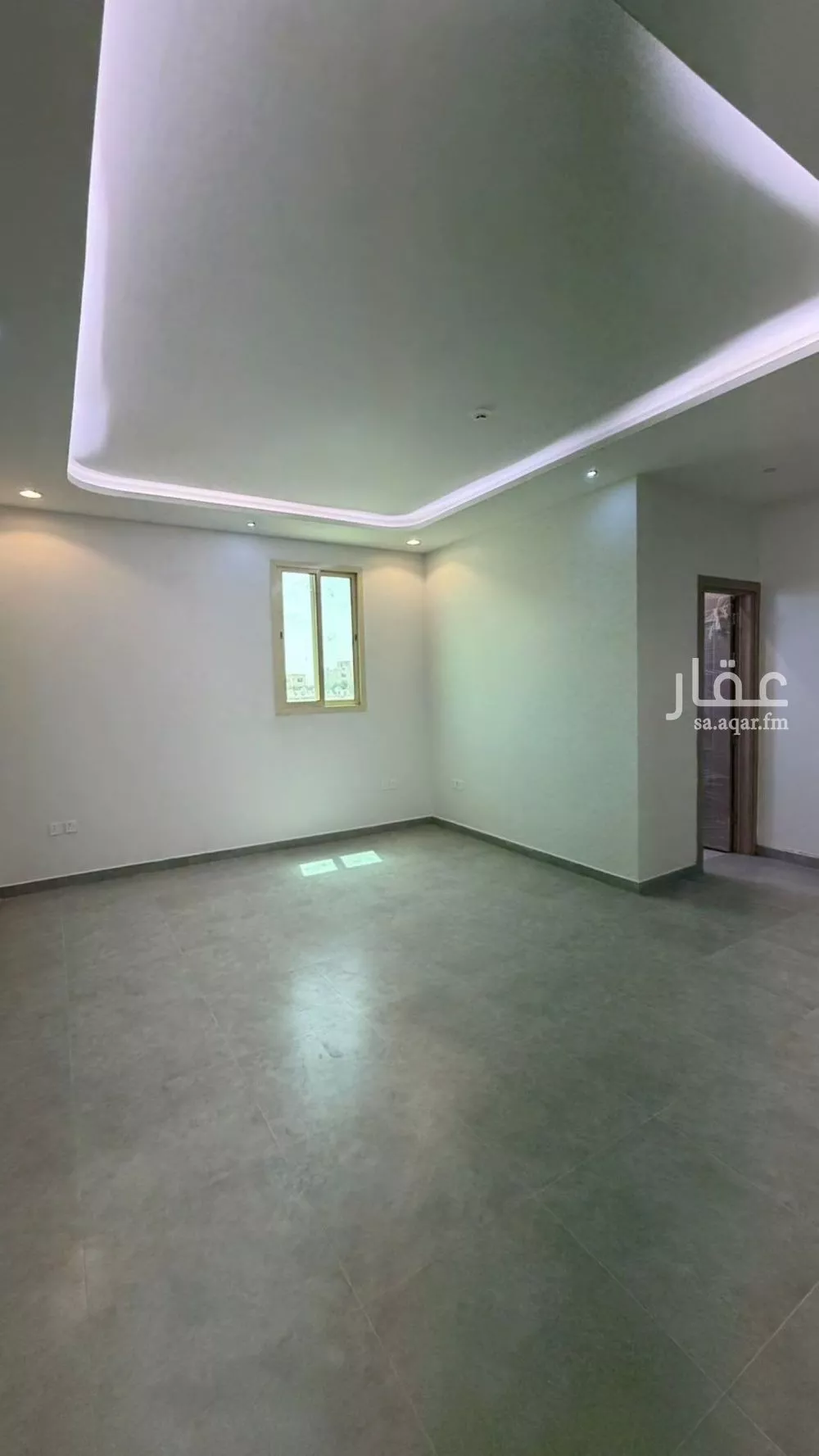 عمارة 405 م² في العارض 6