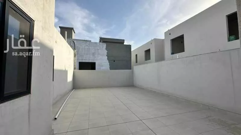 عمارة 184 م² في الشعلة 10