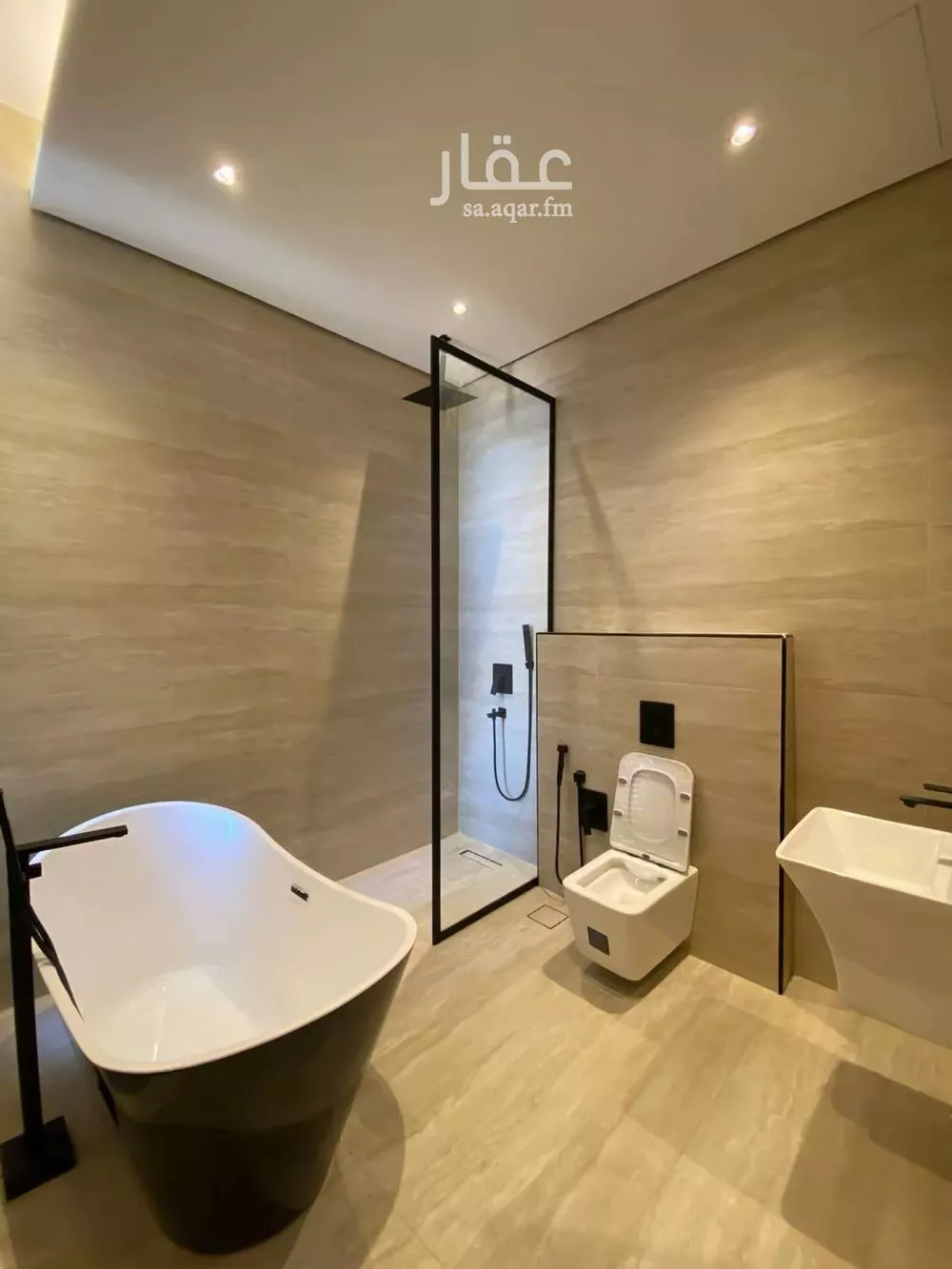 5 bedroom villa in Al Mahdiyyah 4