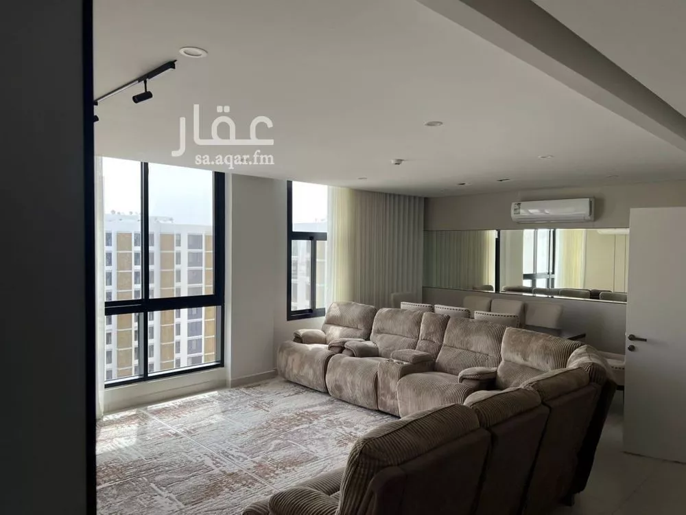 5 bedroom apartment in Al Hamdaniyah 3