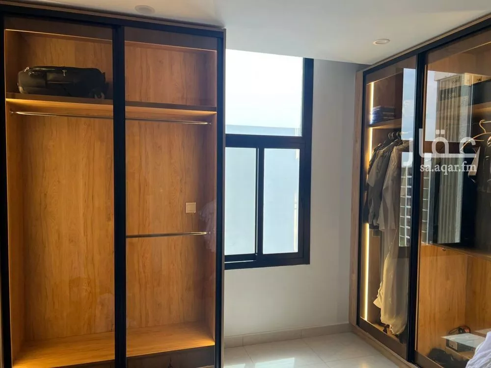 5 bedroom apartment in Al Hamdaniyah 11