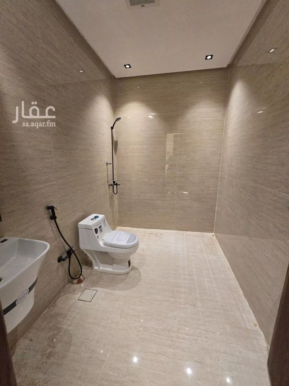 3 bedroom villa in Tuwaiq, Riyadh 10