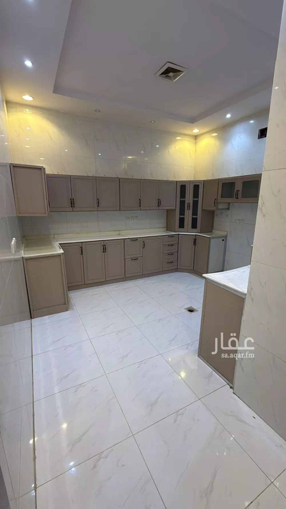 4 bedroom floor in Badr 10