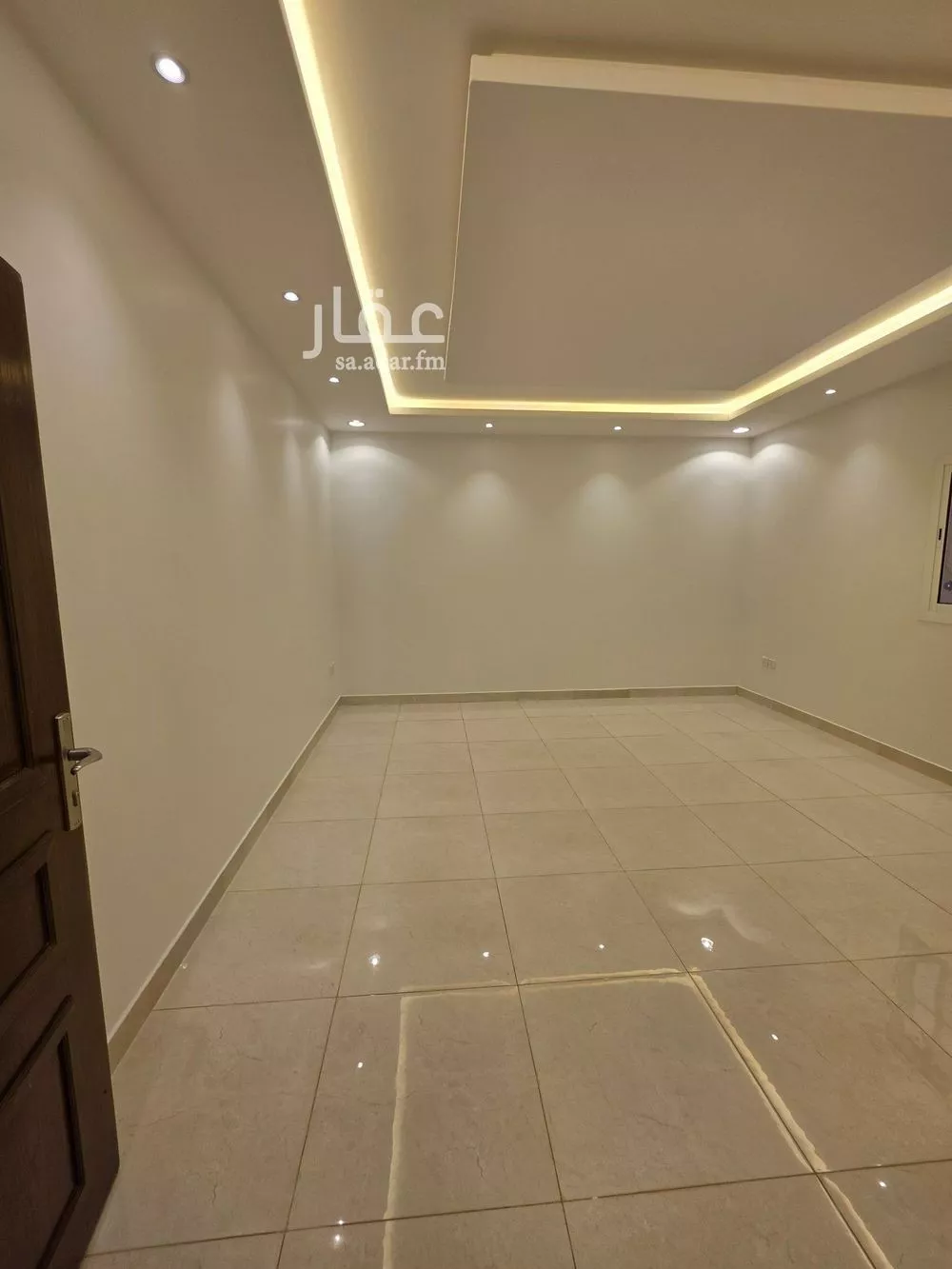 5 bedroom floor in Hittin 10