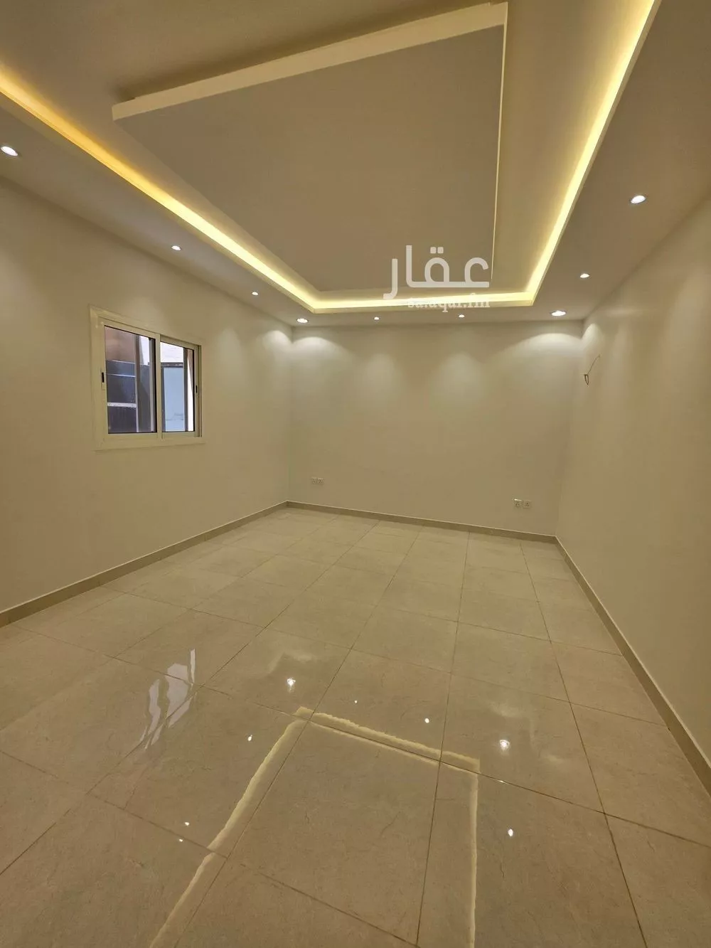 5 bedroom floor in Hittin 22