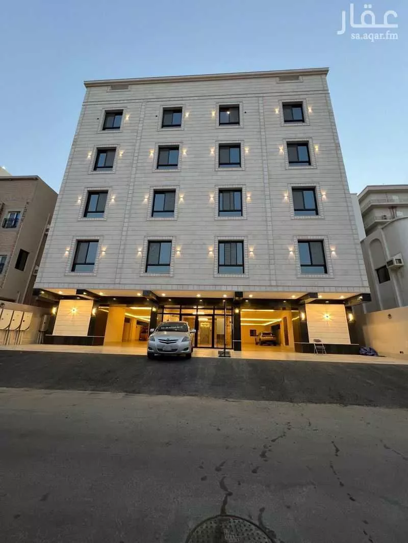 3 bedroom apartment in Al Salamah 7