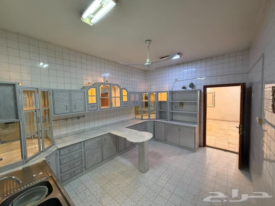 5 bedroom villa in Al Rawabi 6