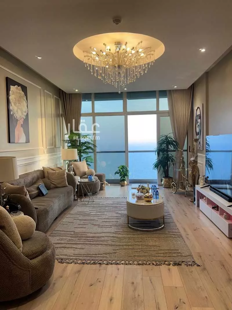 3 bedroom apartment in Al Shati 13