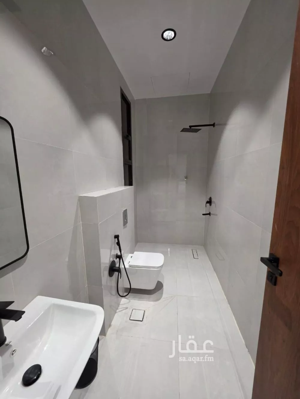4 bedroom apartment in Al Maizilah 8