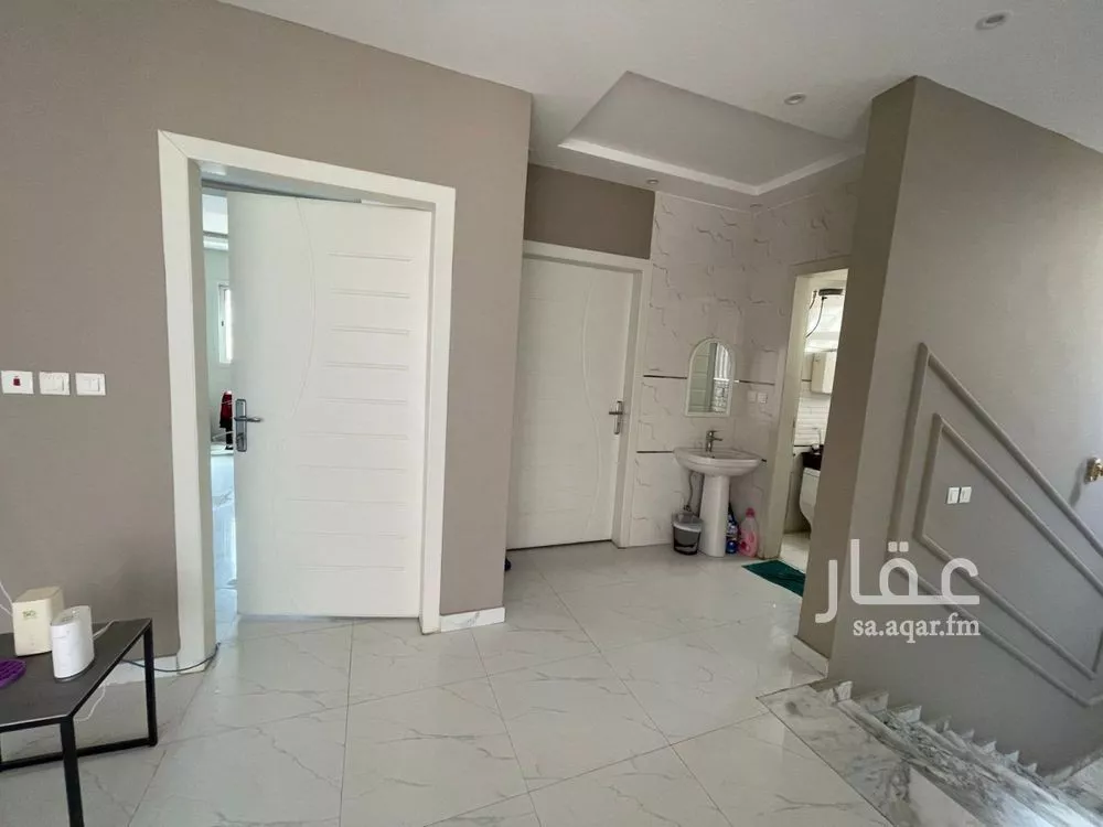 فيلا 9 غرف في ديراب 3