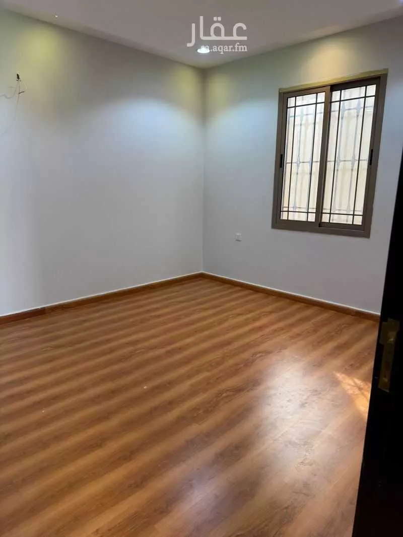 4 bedroom floor in Dhahrat Namar 4