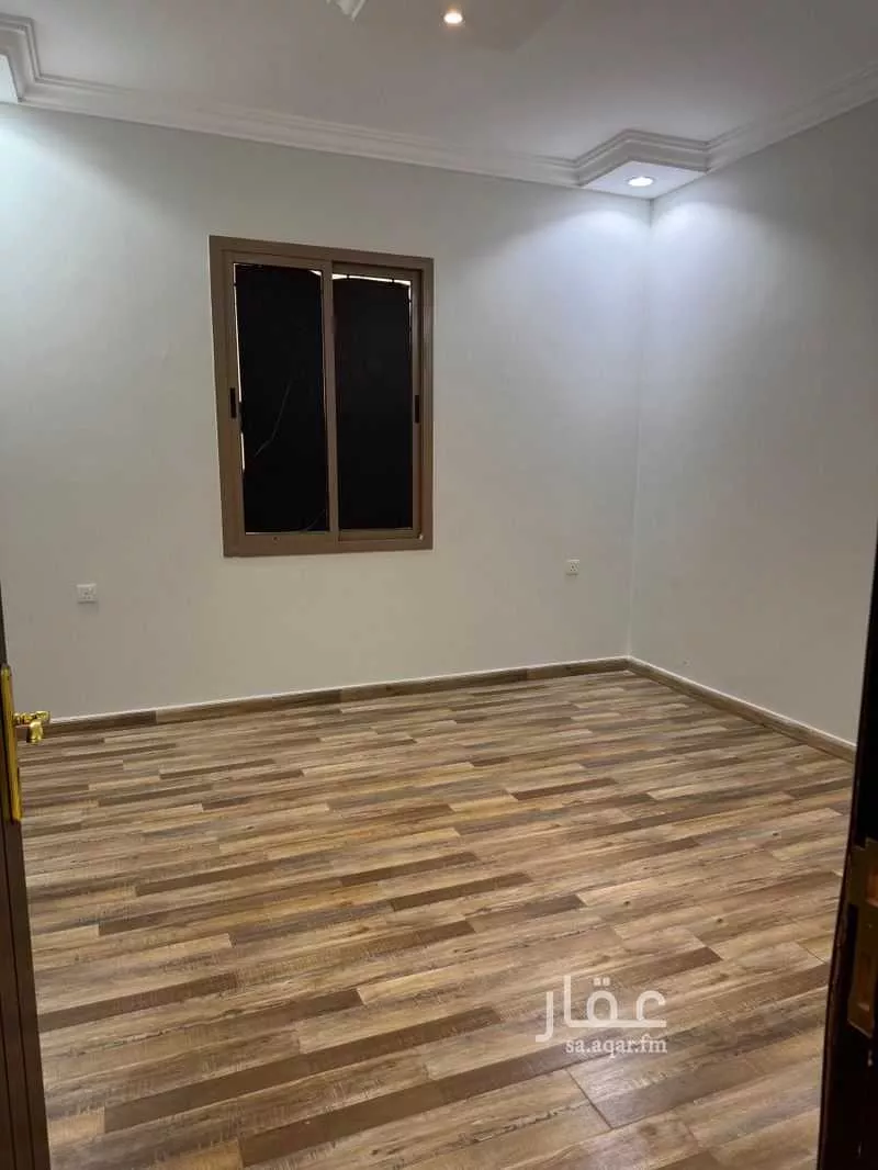 4 bedroom floor in Dhahrat Namar 7