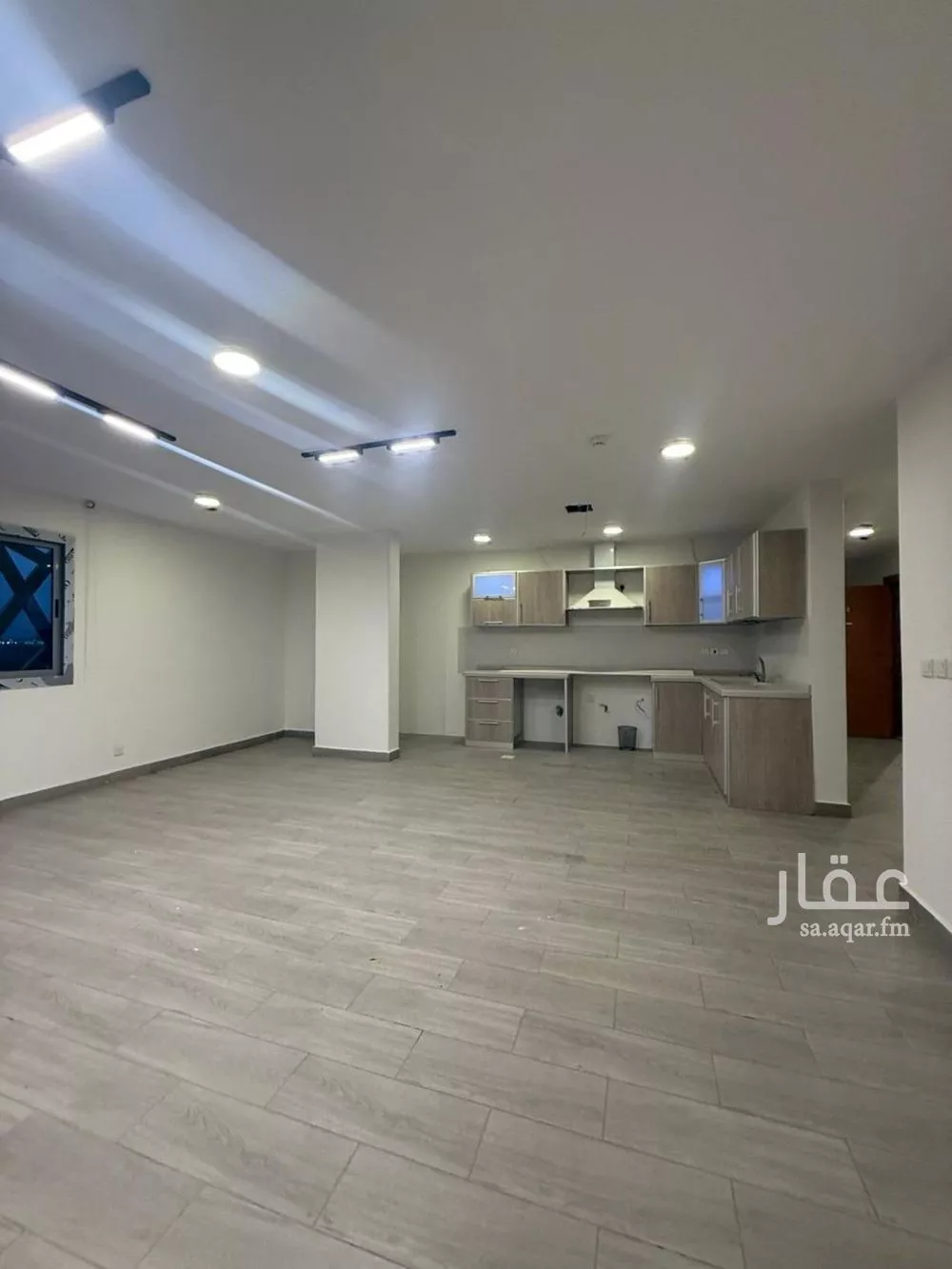 عمارة 1087 م² في أبحر الشمالية 11