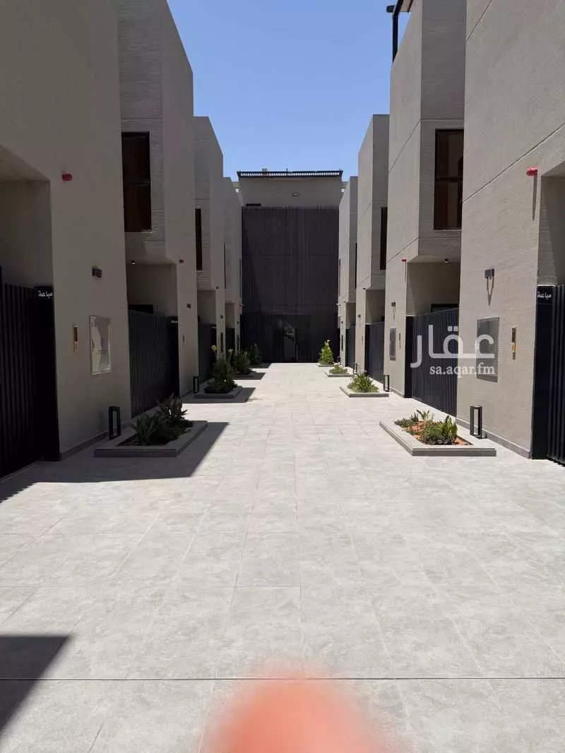 فيلا 4 غرف في العارض 4