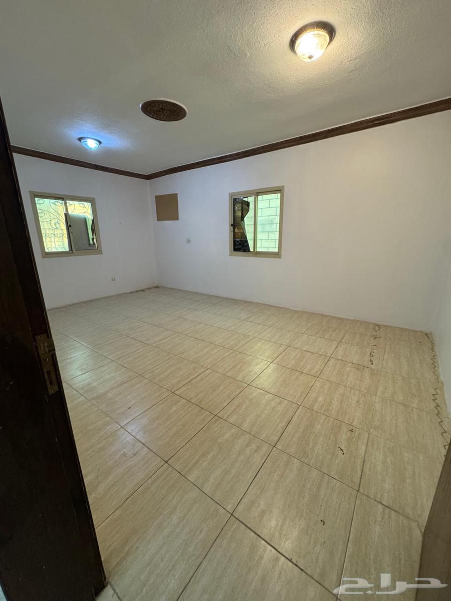 4 bedroom apartment in Al Rawdah 9