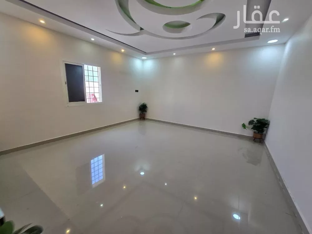 شقة 5 غرف في ضاحية الملك فهد 27