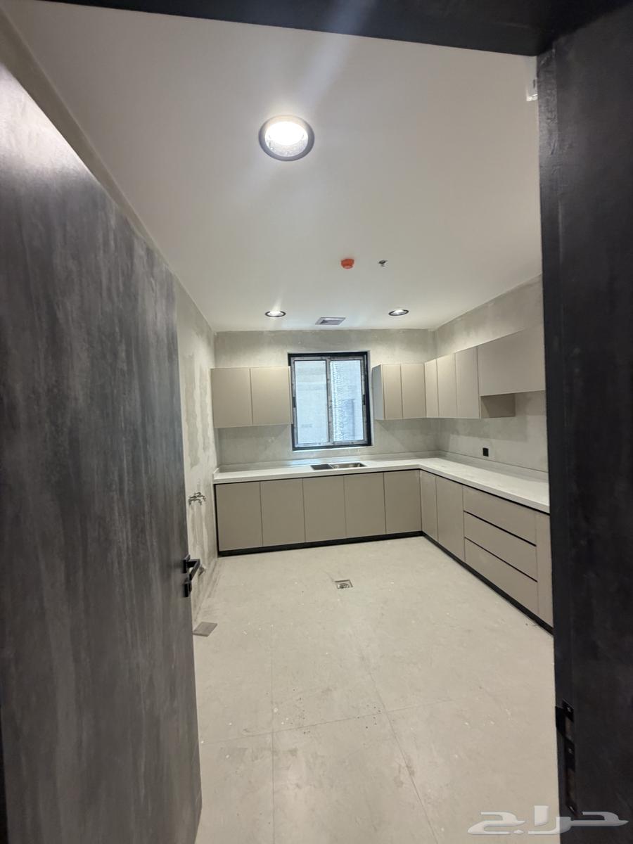 6 bedroom apartment in Ash Shulah 3