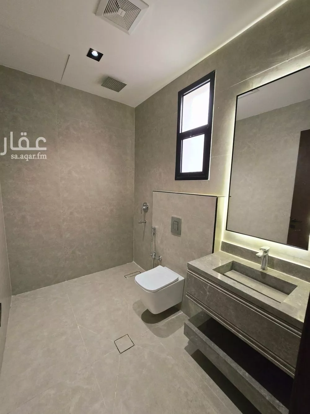 5 bedroom villa in Al Qadisiyah 3