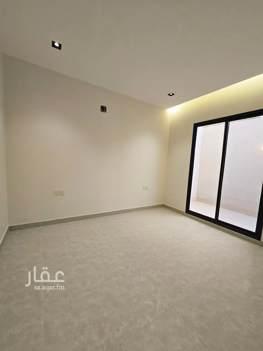 5 bedroom villa in Al Qadisiyah 4