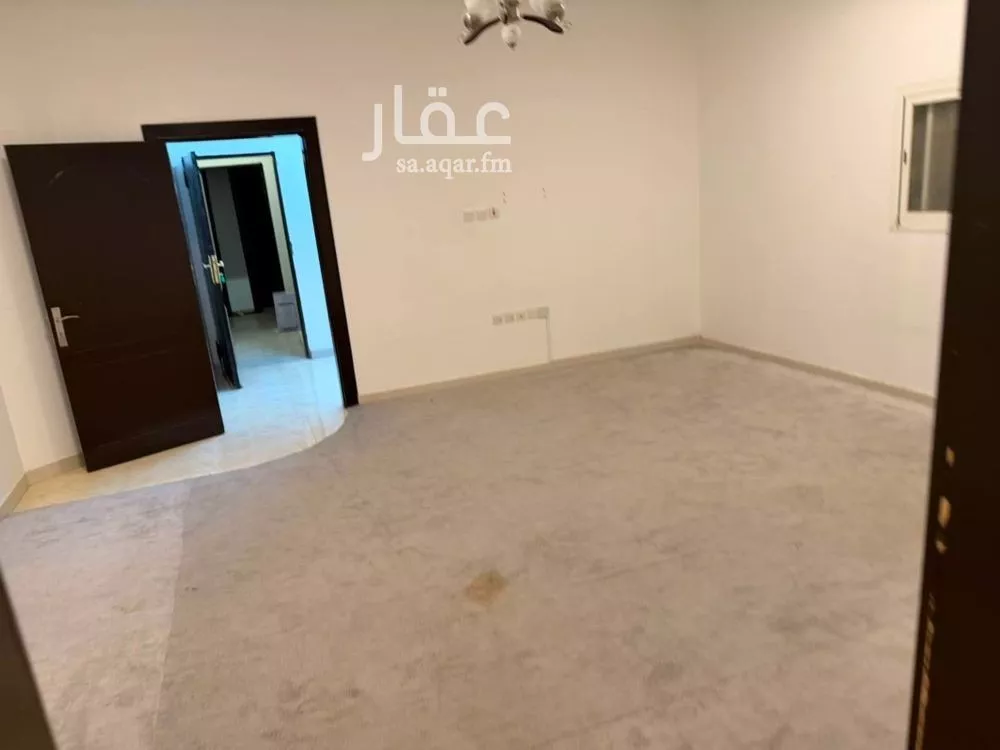 3 bedroom floor in Ishbiliyah 6