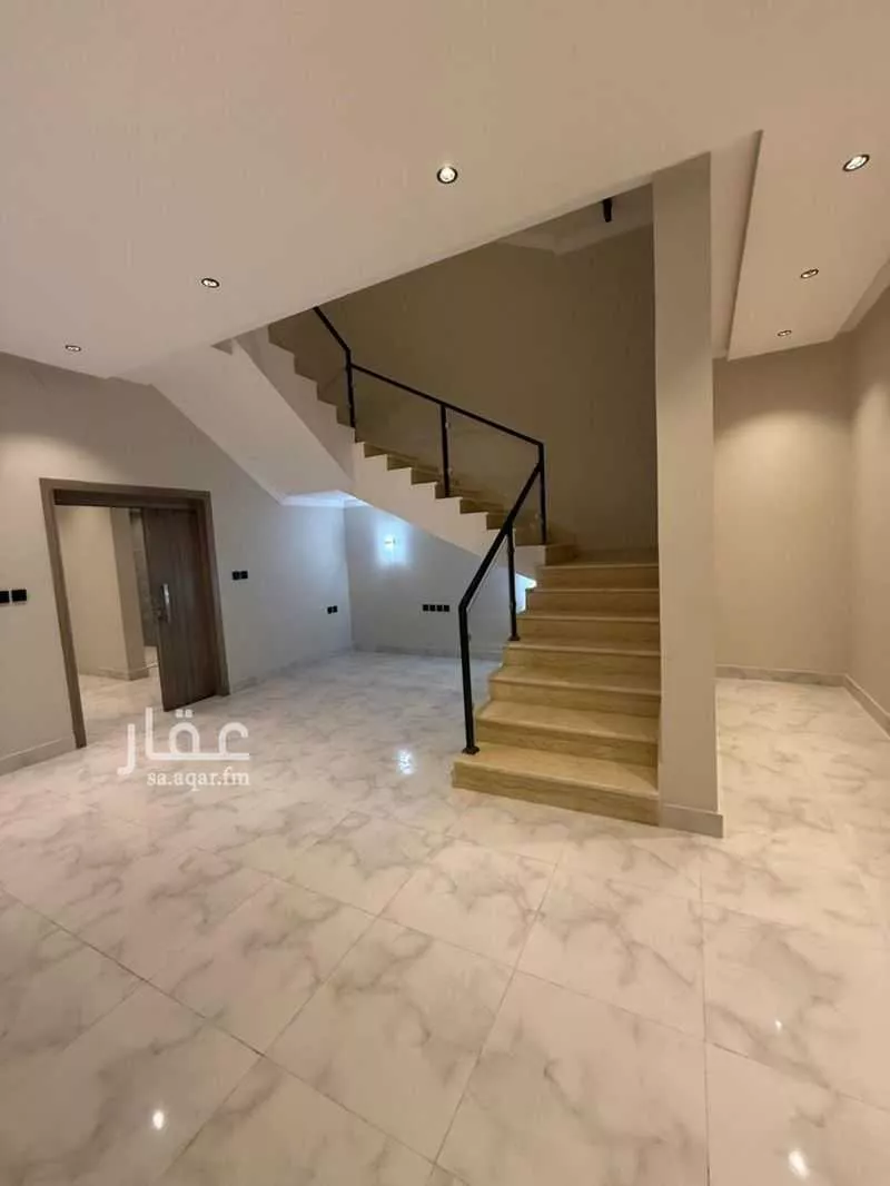 9 bedroom villa in Jeddah 3