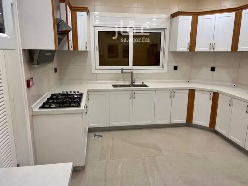 7 bedroom villa in Az Zomorod 7