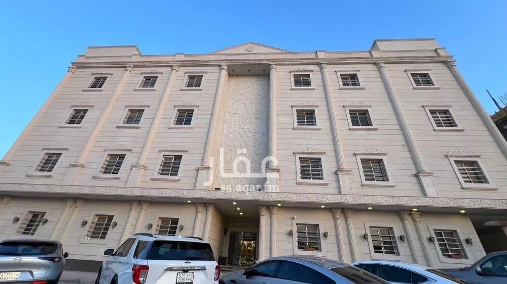 5 bedroom apartment in Al Malqa 8