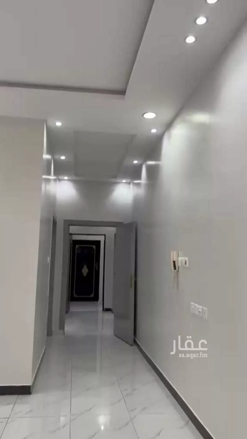 8 bedroom apartment in Al Rimal 7