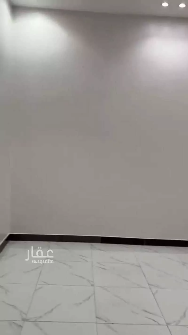 8 bedroom apartment in Al Rimal 4