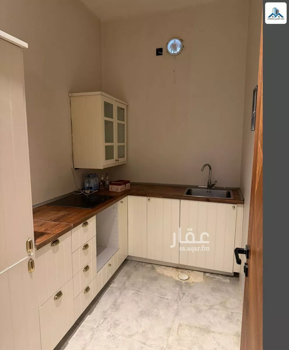 1 bedroom floor in Al Qairawan 6