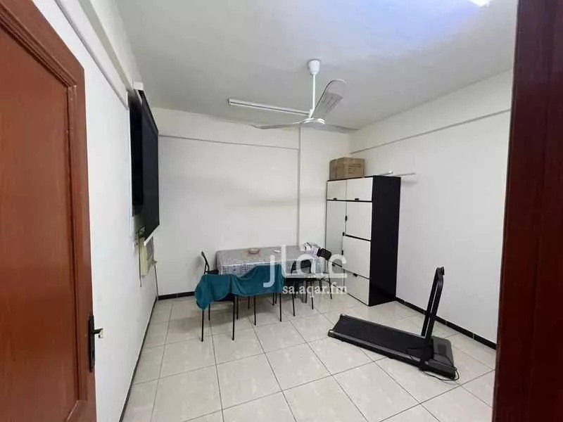 3 bedroom apartment in Al Malaz 6