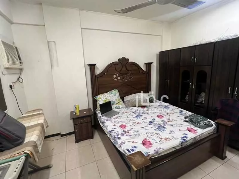 3 bedroom apartment in Al Malaz 8