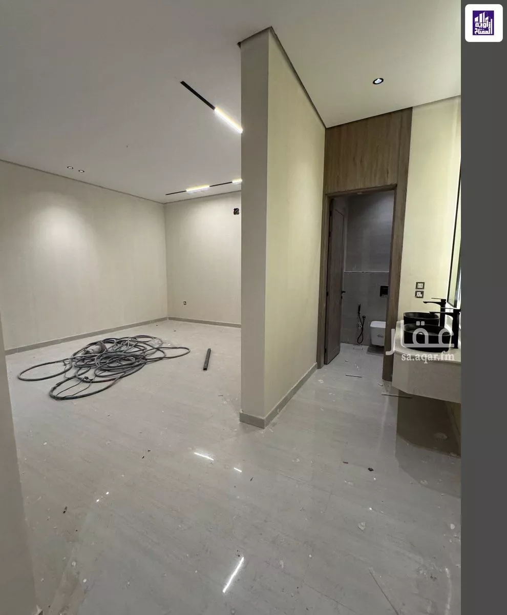 5 bedroom villa in As Sawari 6