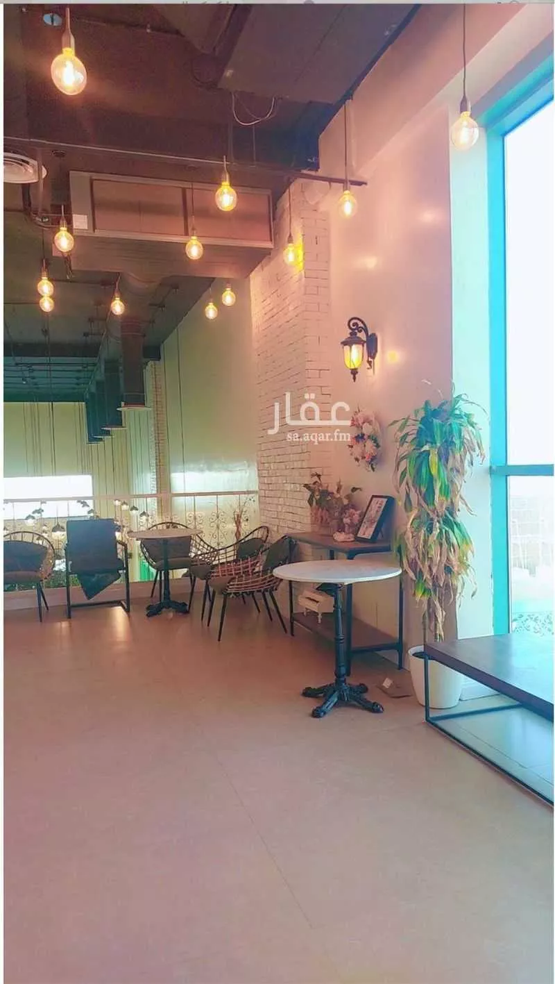 محل 160 م² في العارض 6