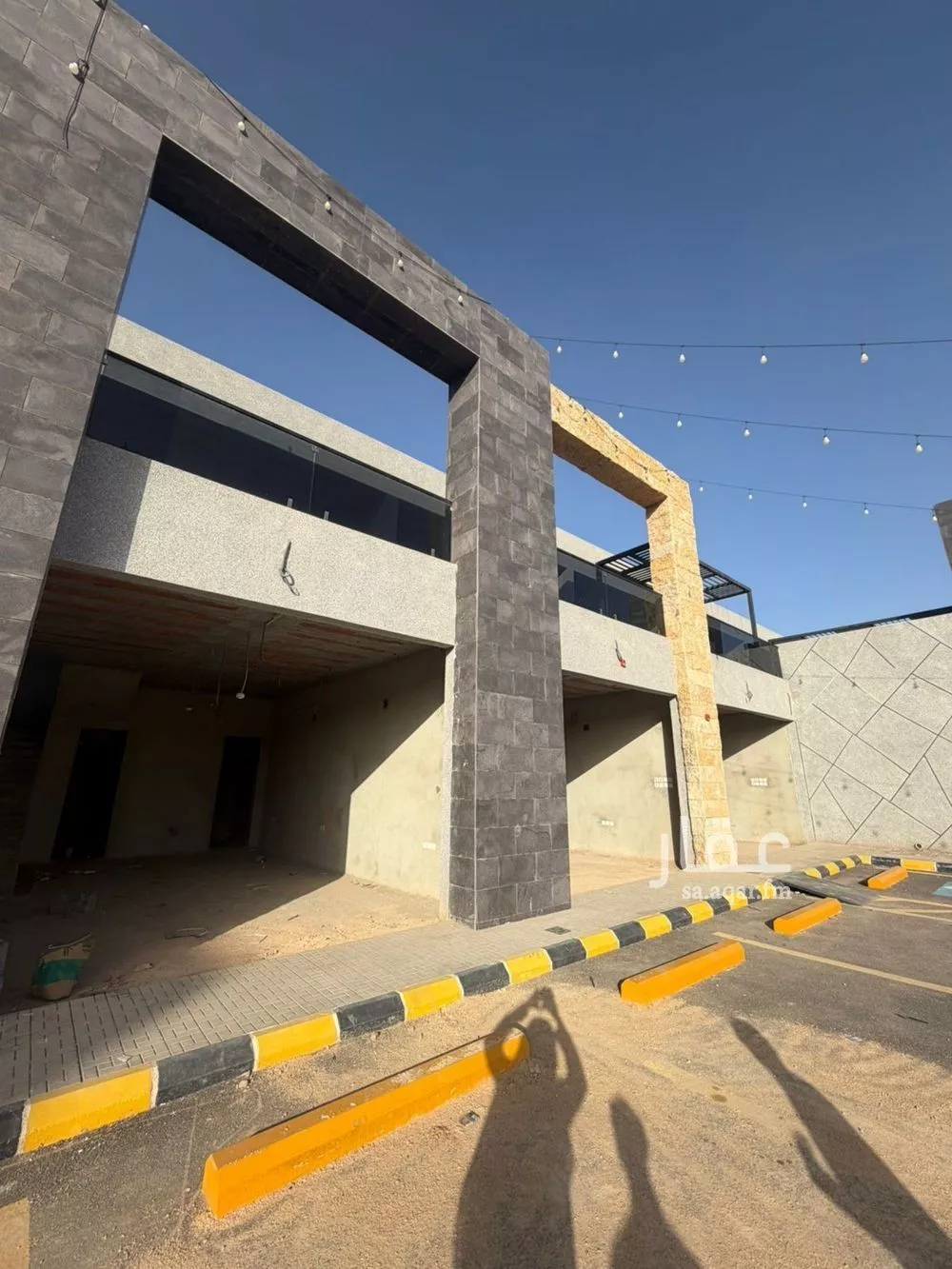 محل 2435 م² في طويق 4