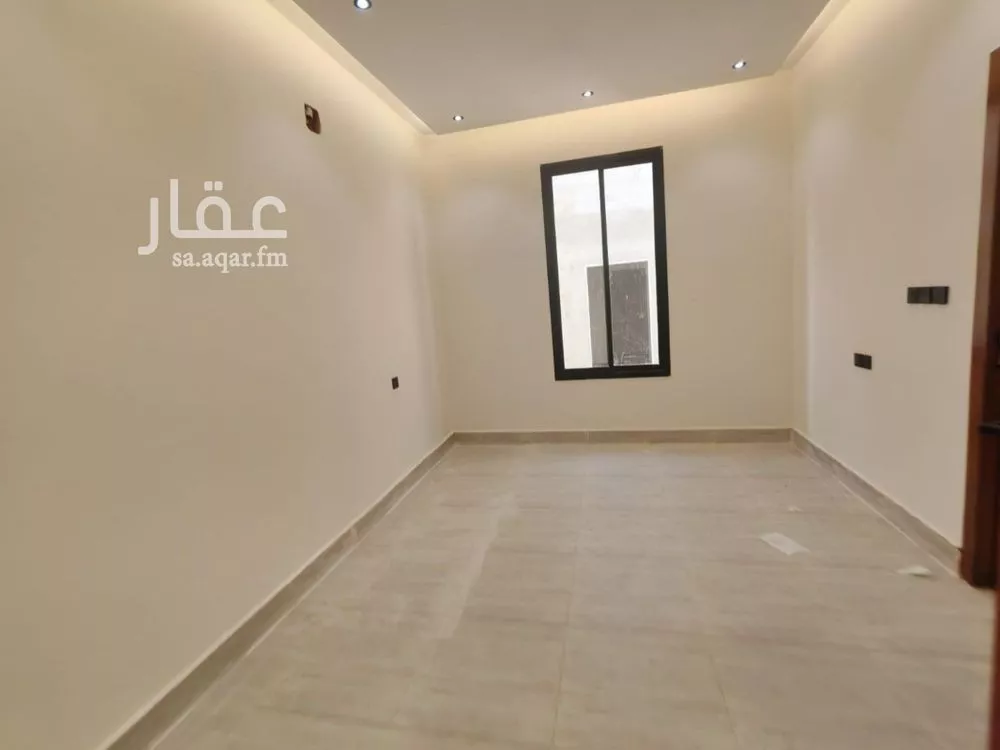 3 bedroom floor in As Suwaidi 6