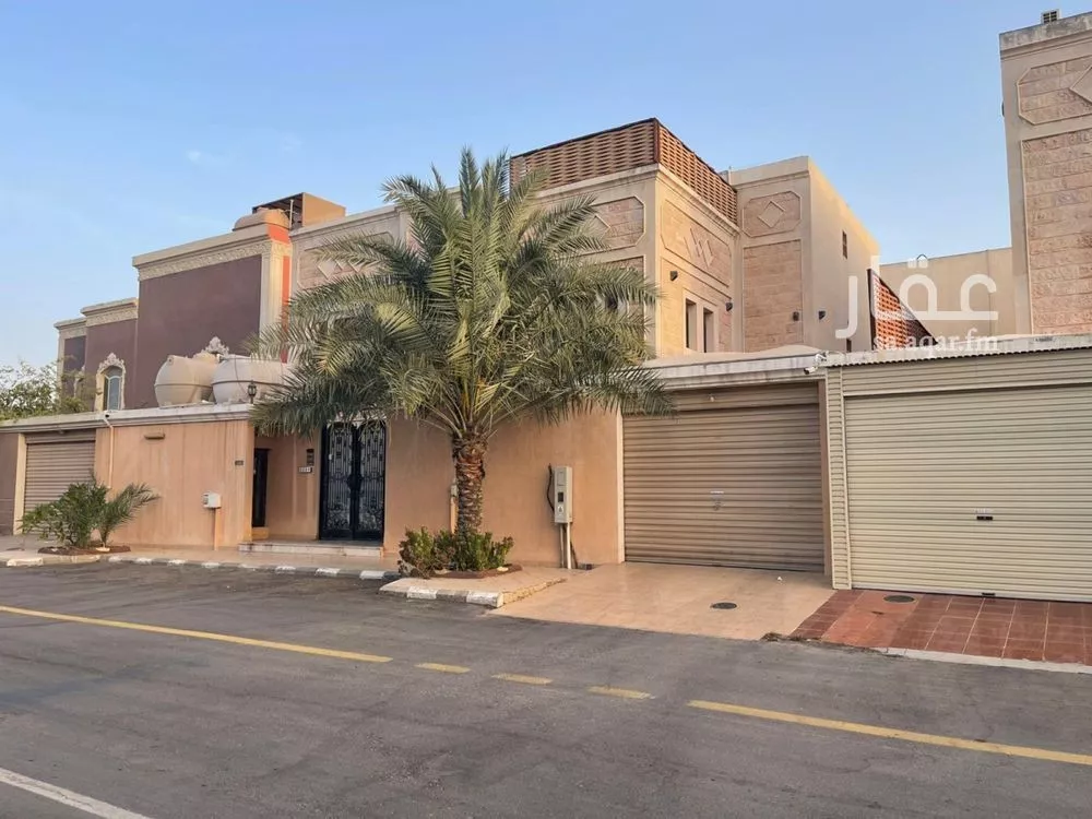 6 bedroom villa in East Beach 2