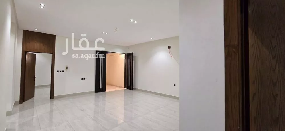 4 bedroom floor in Tuwaiq 10