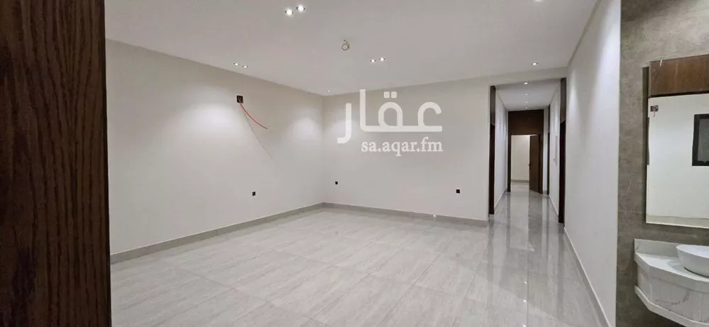 4 bedroom floor in Tuwaiq 21