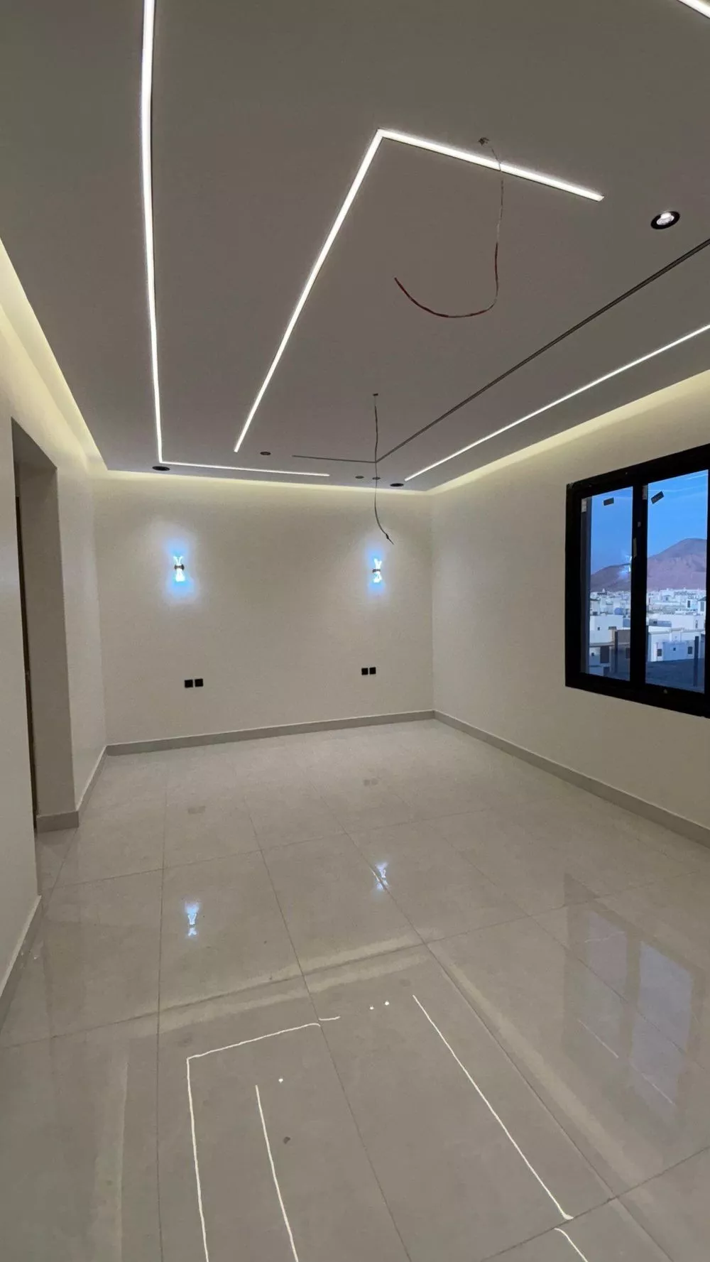 943 sqm building in Al Difa 9