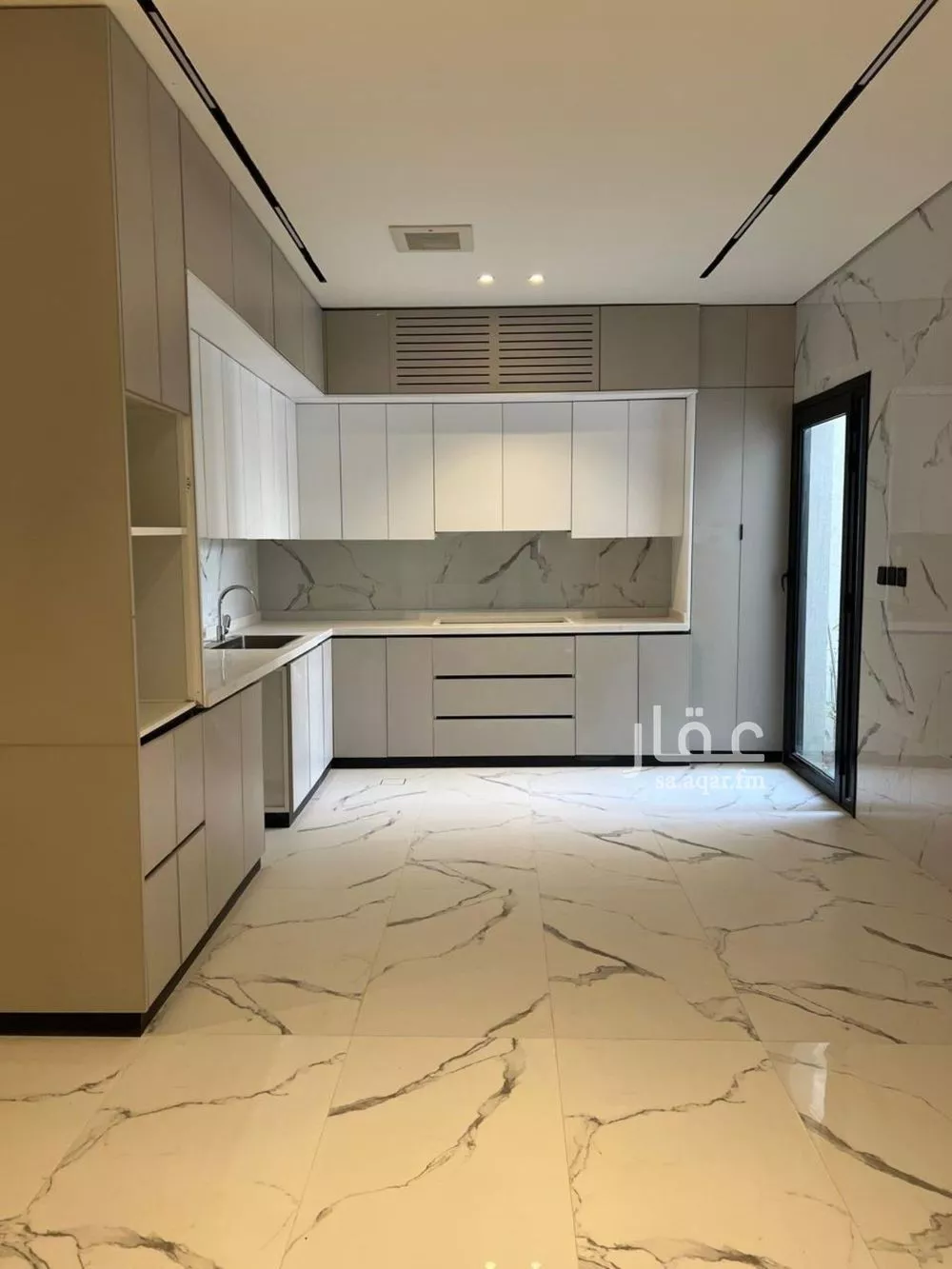 3 bedroom floor in Al Qairawan 12